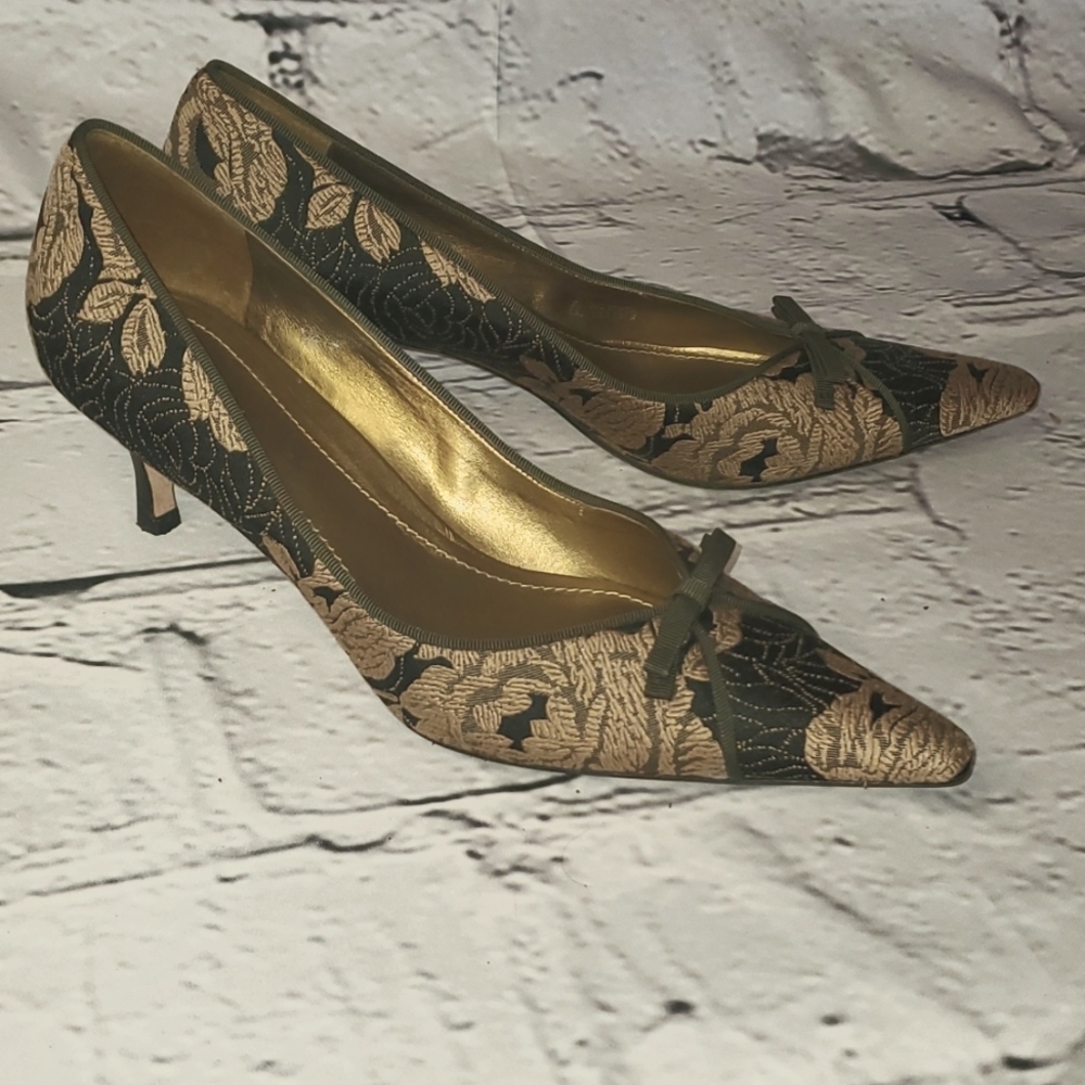 Ann Taylor Kitten Heel Pumps Size 8.5